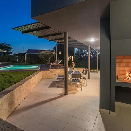 Holiday home Caeli Petehi